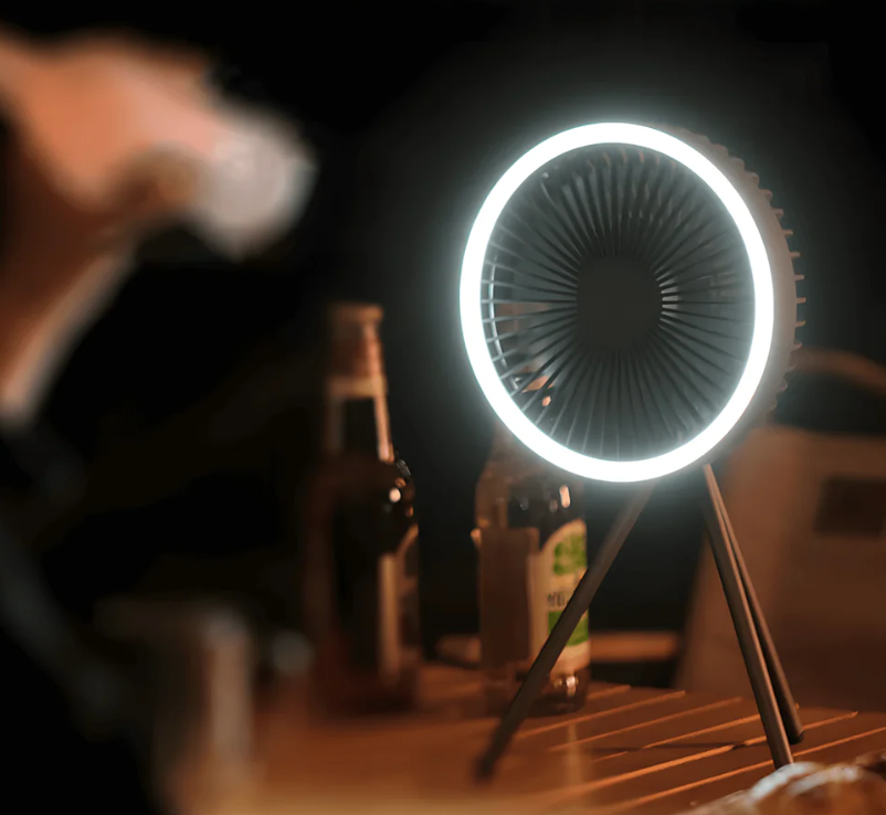 3-in-1 Campingventilator mit LED-Licht & 10000mAh  Powerbank