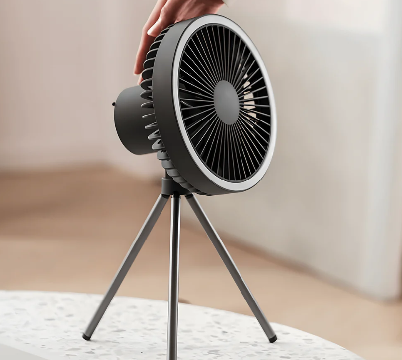 3-in-1 Campingventilator mit LED-Licht & 10000mAh  Powerbank